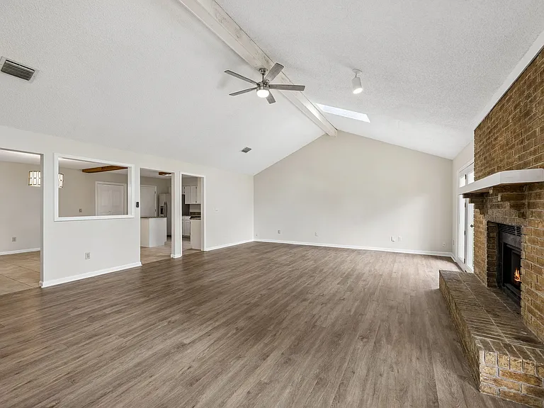 11018 Reading Rd — Photo 5