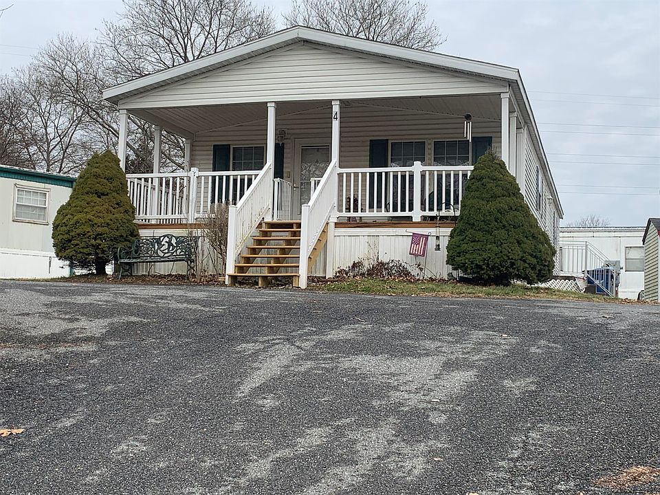 Exterior Image-0-Skyline Oxford Village