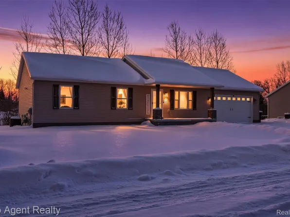 354 Marion Ave, Kimball, MI 48074