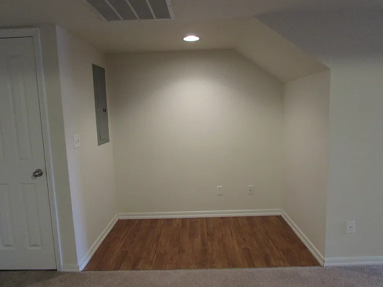 107 Andrews Dr — Photo 9