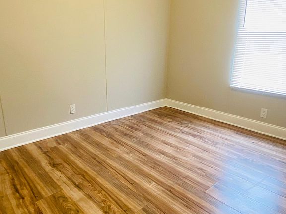 2nd image of 4916 Tenwood Dr
