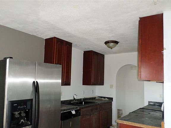 4th image of 82 Johns Hopkins Dr