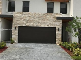 10559 NW 78th Ter, Doral, FL 33178