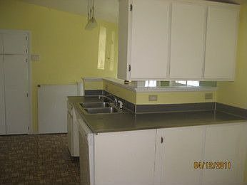 2nd image of 1017 Macdonald Ave
