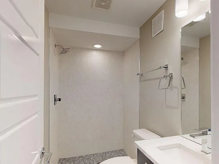 1752 W 41st Ave — Photo 22
