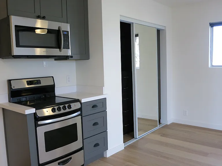 109 Breeze Ave #14 — Photo 5