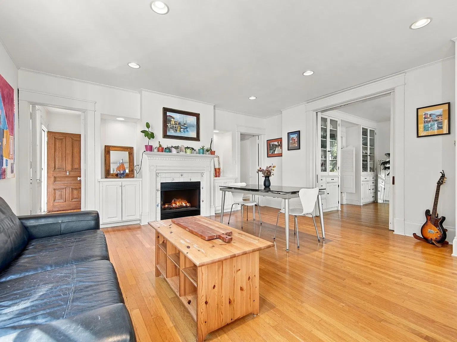 4 bed, 2049 sqft, $3,200 — Photo 4