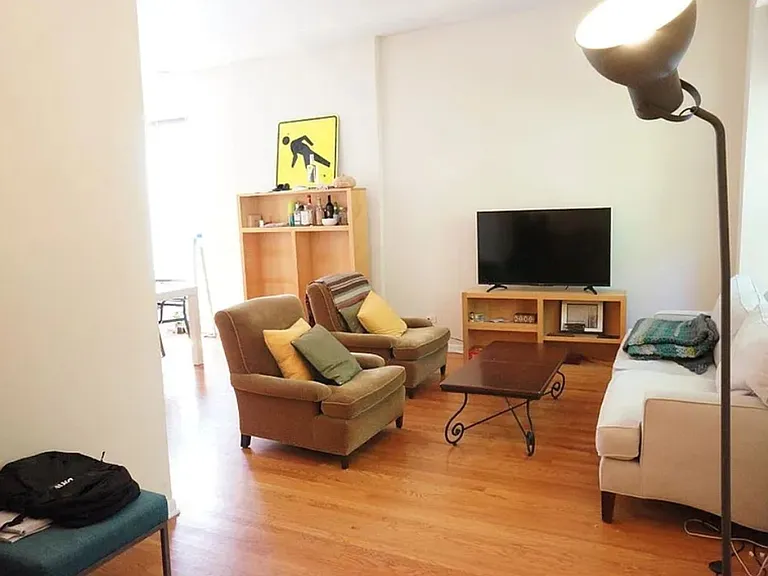 1507 N Hudson Ave — Photo 2