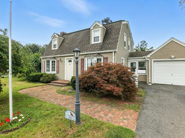 384 Abbott St, Springfield, MA 01118