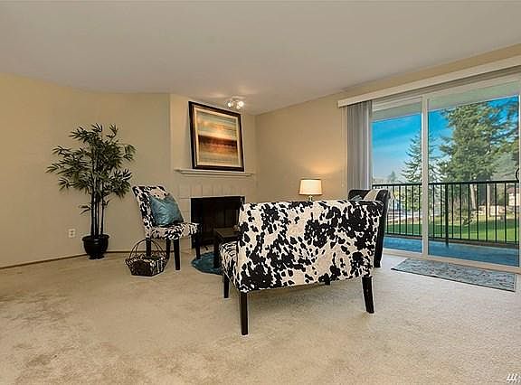 3rd image of 4316 W Lake Sammamish Pkwy SE #H202