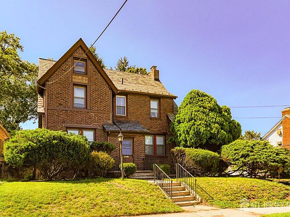 2nd image of 67 Nichol Ave