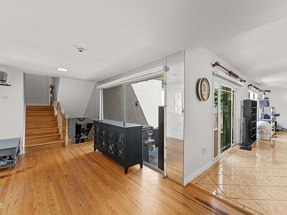 3rd image of 2266 Clementina Dr