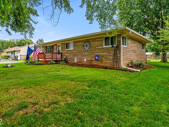 3rd image of 4949 Brehob Rd