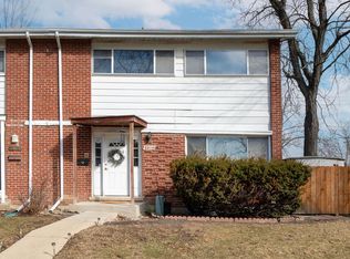 8000 W Lyons St, Niles, IL 60714