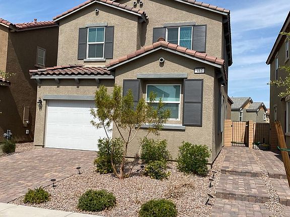 3rd image of 412 Desert Cadence St