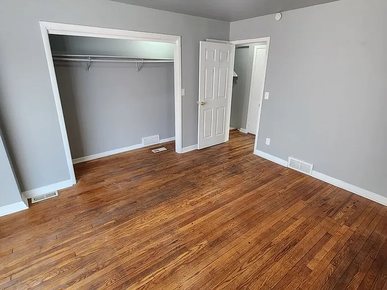 5112 NW Radial Hwy — Photo 7