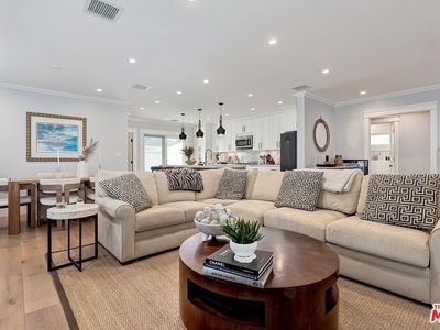 7404 Kentwood Ave, Los Angeles, CA, 90045