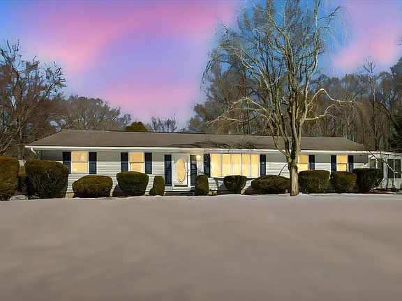 2nd image of 4 Codorus Rd