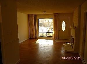 3rd image of 2037 Bowling Green Dr