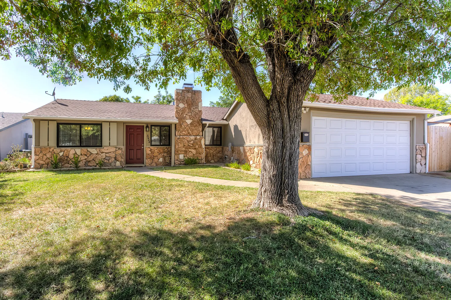 3004 Burton Ct photo 1