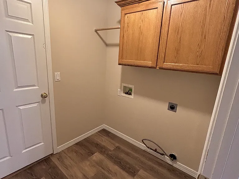 1811 N Prestwick Way — Photo 15