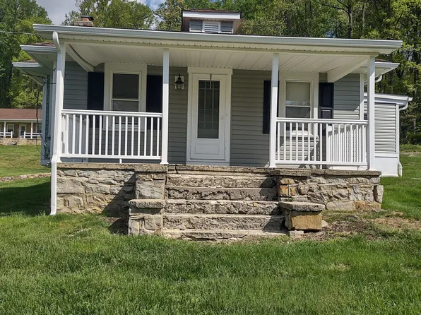 105 Dunlap Ln, Coatesville, PA 19320