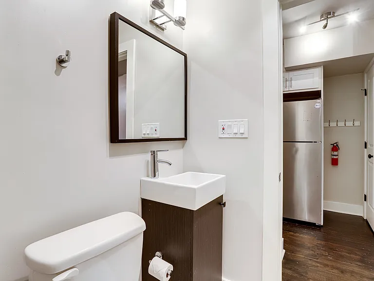 82 Q St SW #1 — Photo 10