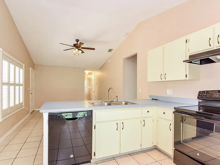 23033 Clearwater Pl — Photo 8