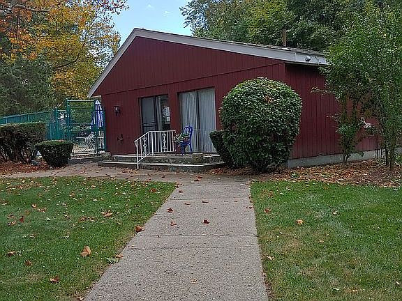 3rd image of 34 South St Unit 304
