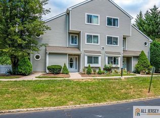 23 Sassafras Ln, Monmouth Junction, NJ 08852