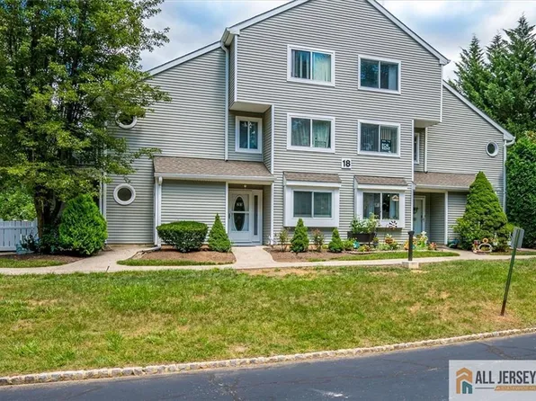 23 Sassafras Ln, Monmouth Junction, NJ 08852