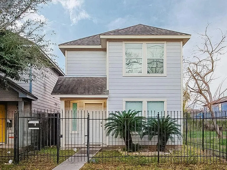 1118 Wilson St — Photo 33
