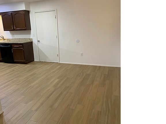 4th image of 403 N Lincoln Ave