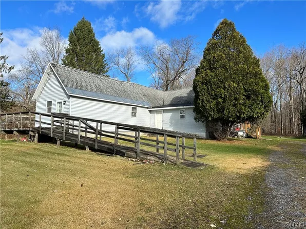 10 Elderberry Ln, Central Square, NY 13036