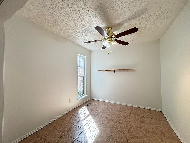 8313 NW 112th St — Photo 30