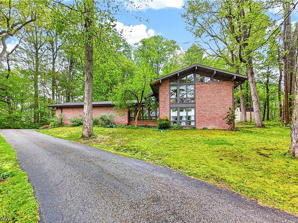 1st image of 455 Barrington Ridge Rd