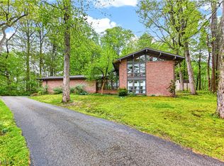 455 Barrington Ridge Rd, Painesville, OH 44077