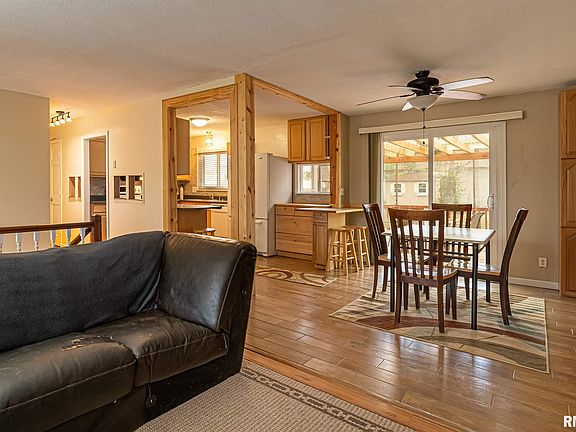 4th image of 204 N Lark Ln