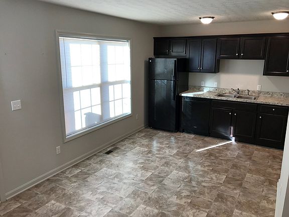 3rd image of 1021-1023 Amanda Dr #1021