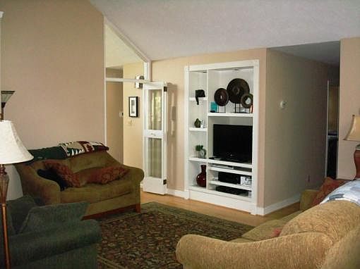 3rd image of 201 Walton Dr