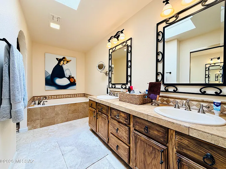 1216 E Camino Diestro — Photo 11