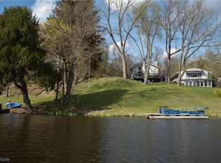 73 Cherry Dr NW, North Canton, OH 44720