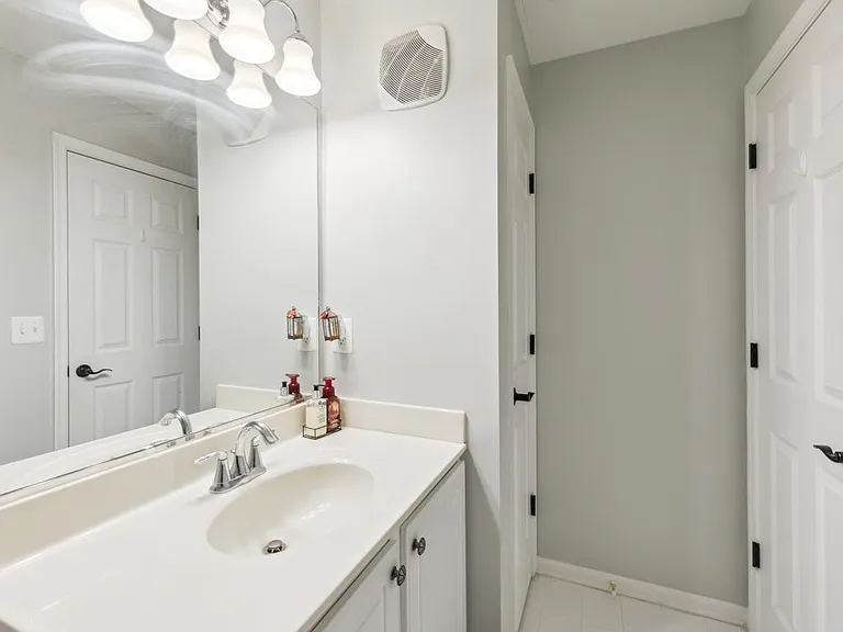 3526 Huntley Manor Ln — Photo 22