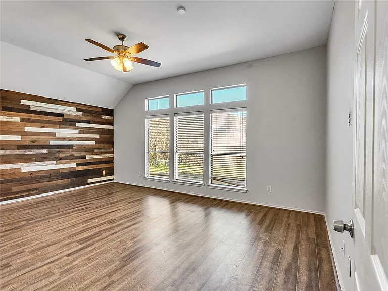 5643 Walnut Glen Ln — Photo 16
