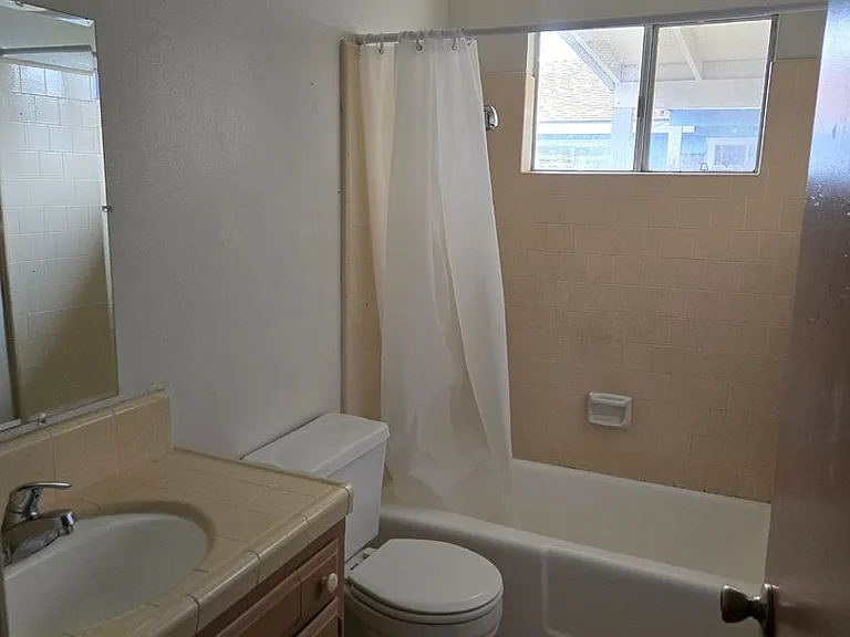 2536 W Chestnut Ct — Photo 6