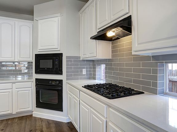 4th image of 2954 La Vista Ln