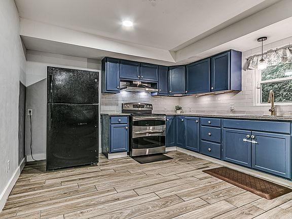 3rd image of 1218 W Noble Ave