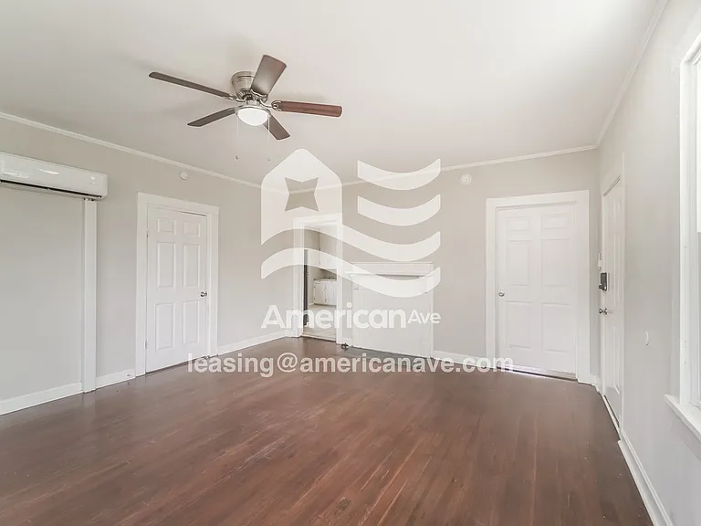 17631_006_living_room_13661196.jpg