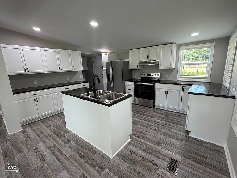 1045 Clarendon Chadbourn Rd — Photo 10