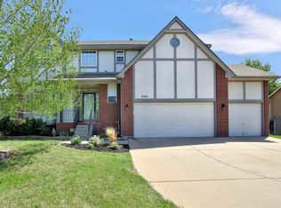 560 N Ridgehurst St, Wichita, KS 67230